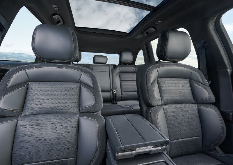 The spacious second row and available panoramic Vista Roof® is shown. | Empire Lincoln in Abingdon VA